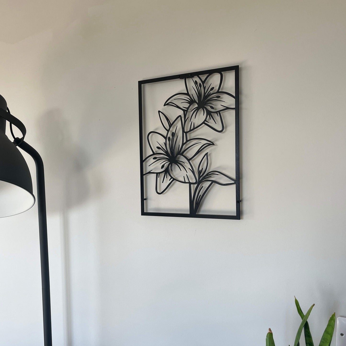 Lily Metal Wall Art Style 005